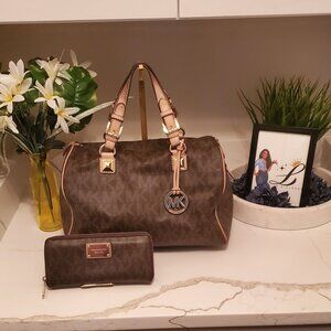 MK1-Michael Kors Monogram Boston Tote + Wallet